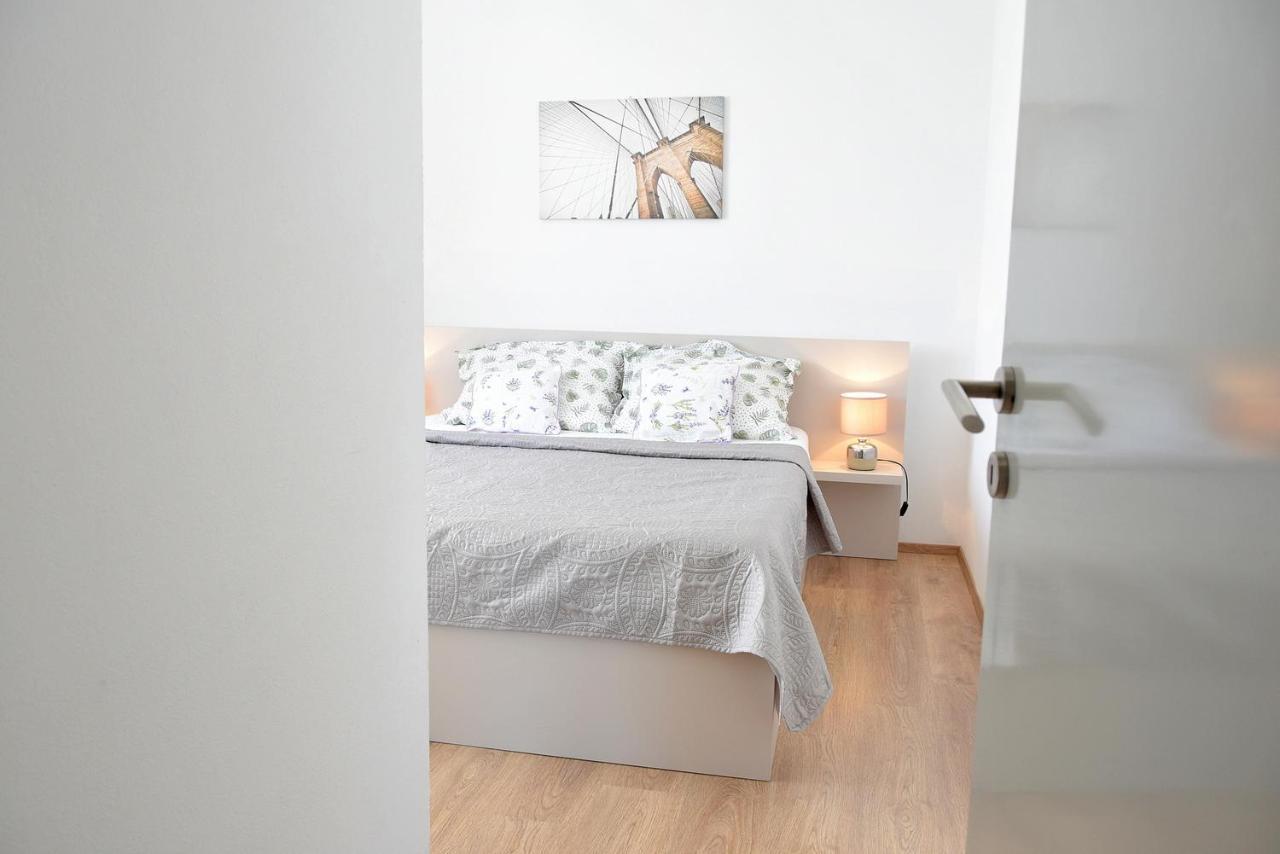 Villy City Apartment Palit Esterno foto